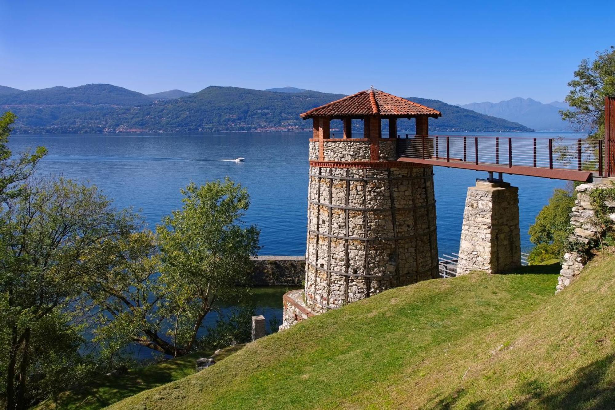La Luna Nel Lago Lake View Garden - Happy Rentals Испра Экстерьер фото