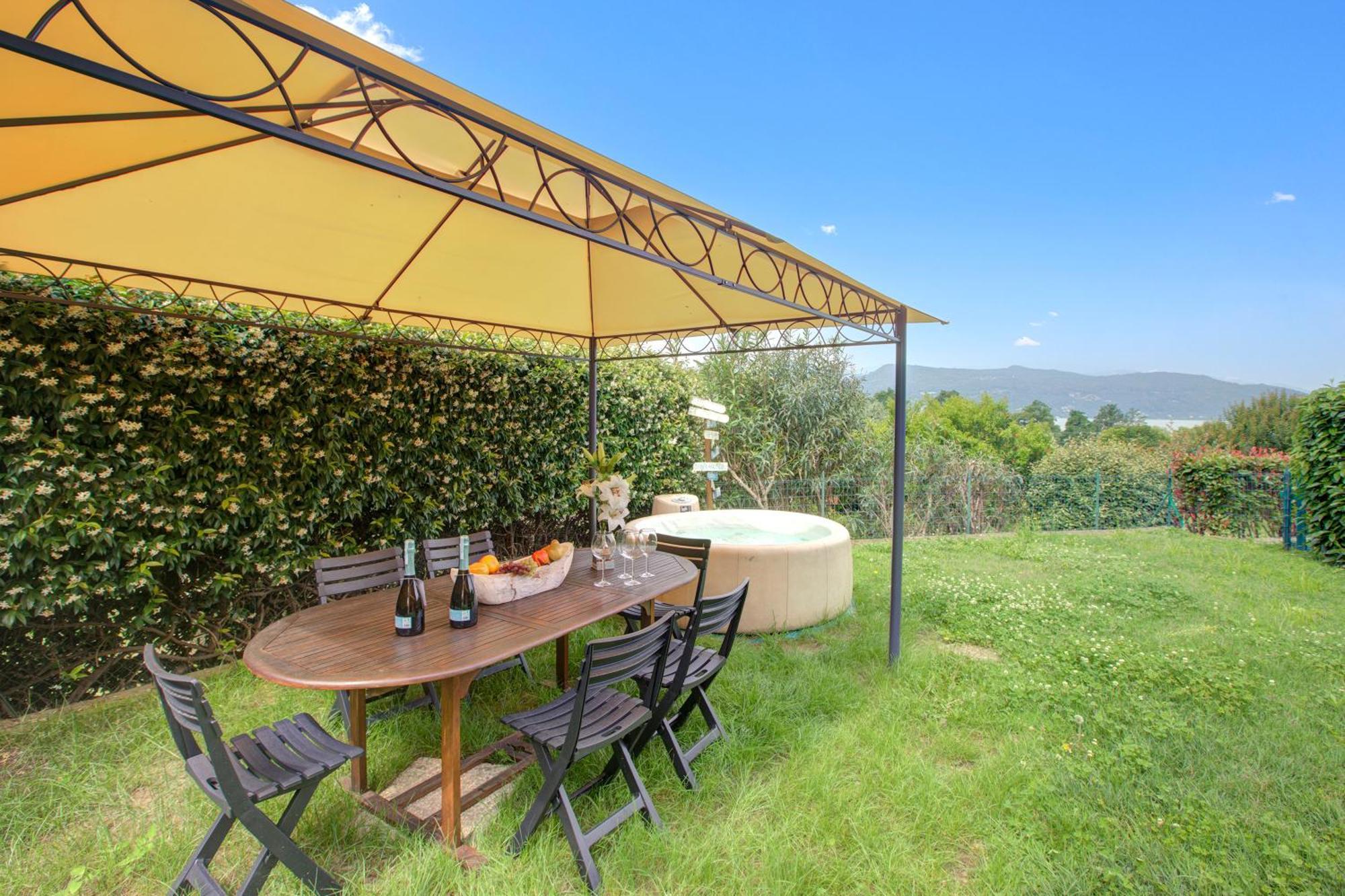 La Luna Nel Lago Lake View Garden - Happy Rentals Испра Экстерьер фото